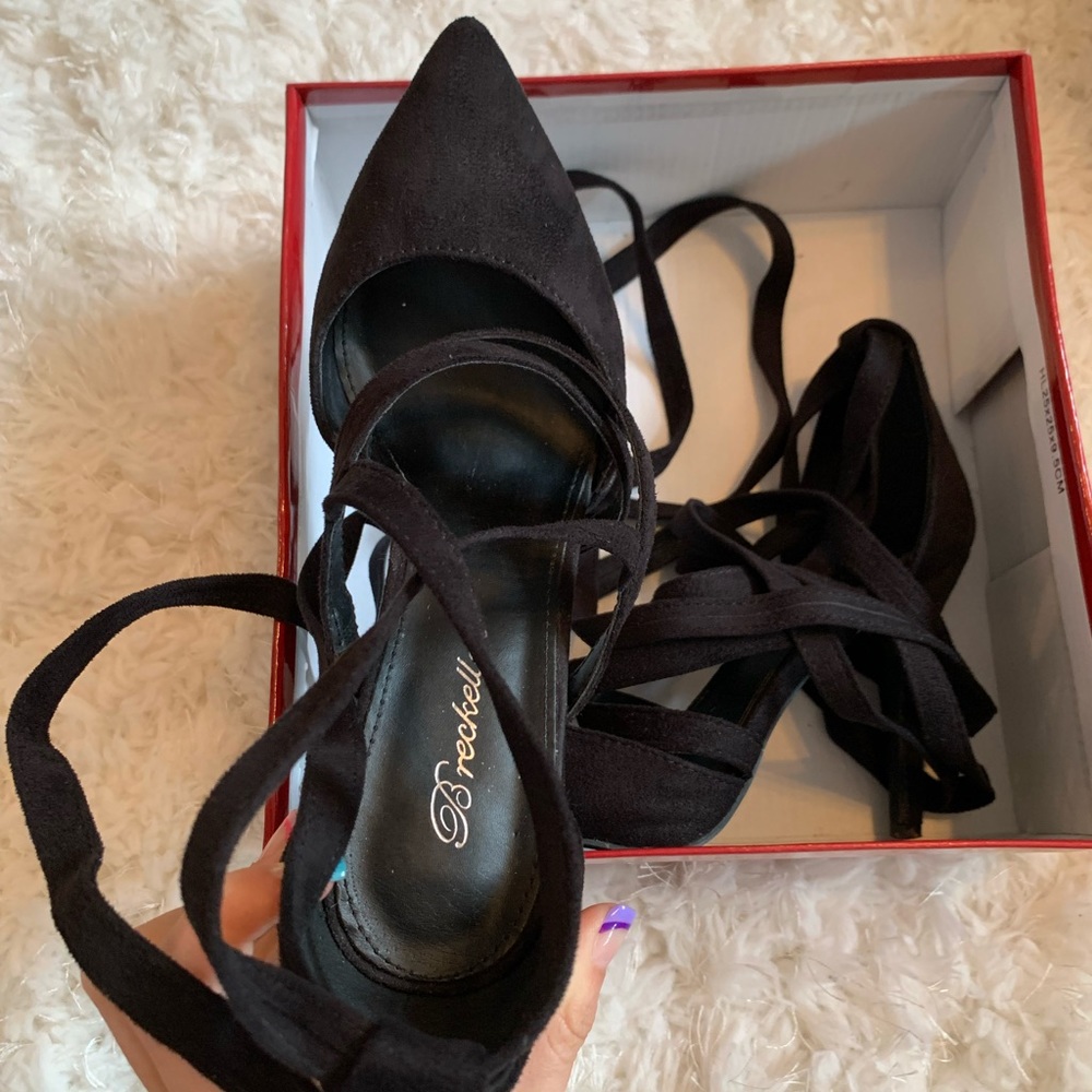 Black lace up heels - Picture 2 of 5